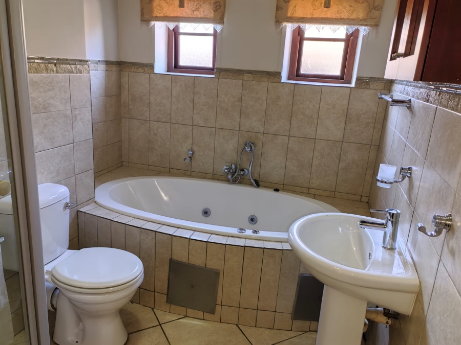 To Let 3 Bedroom Property for Rent in Waterval East North West